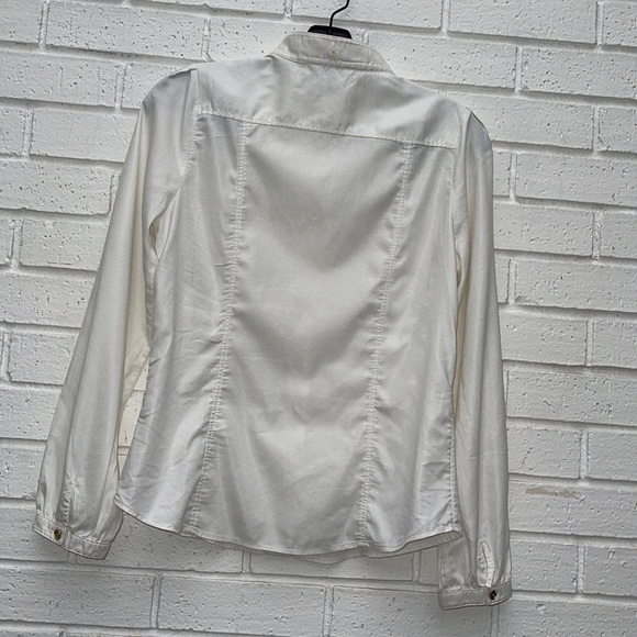 Woman’s prich button down shirt - Picture 2 of 12